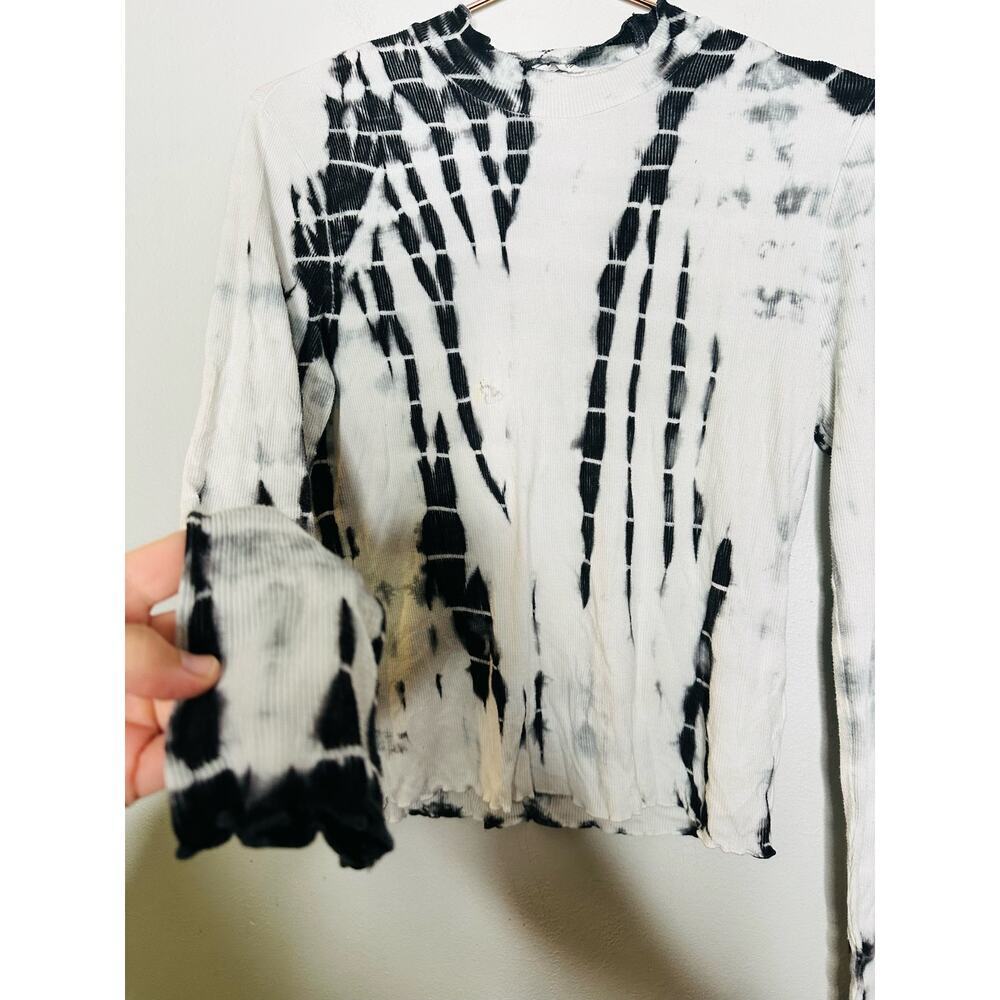 BB DAKOTA x STEVE MADDEN Black White Tie-dye Knit Mock Neck Top size Medium - Picture 7 of 13